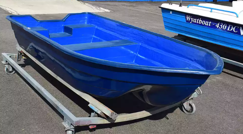 Стеклопластиковая лодка Neman-340 (тримаран) в Красноярске