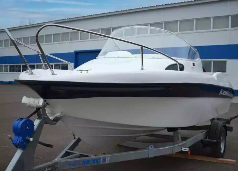 Стеклопластиковый катер Neman-530 с каютой в Красноярске