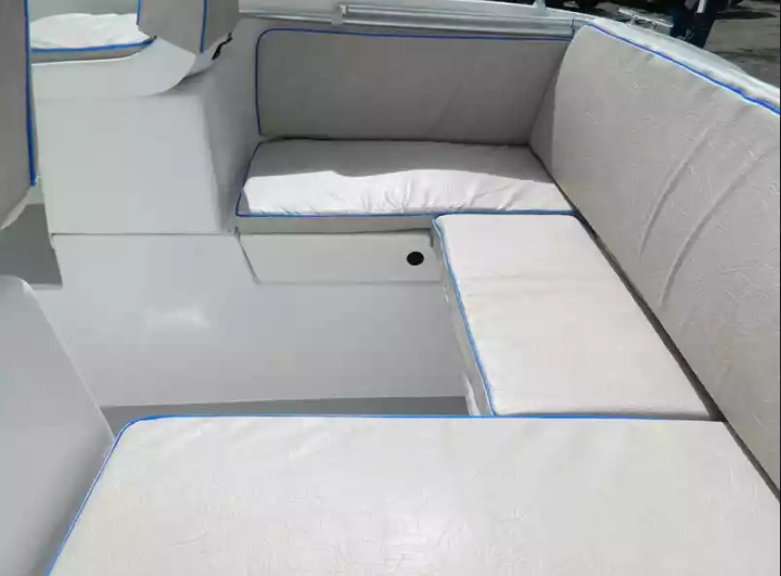 Комбинированный катер Neman-500 с каютой в Красноярске