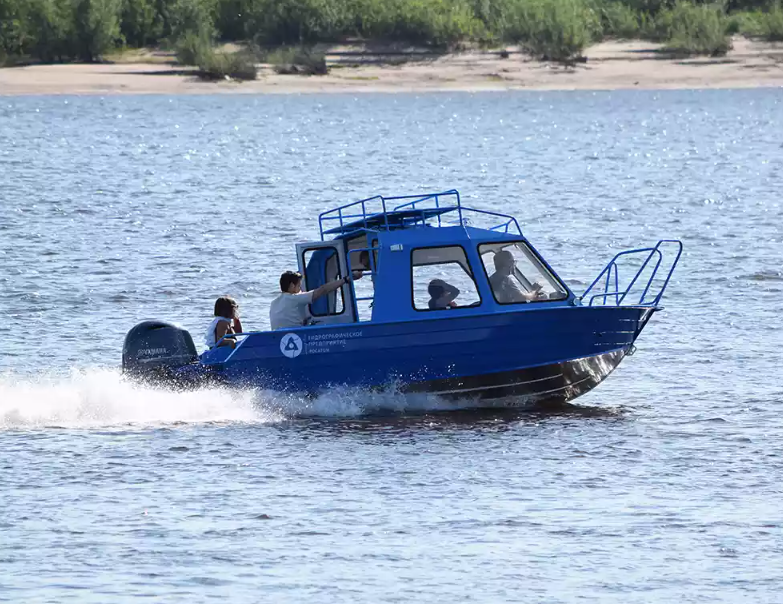 Алюминиевый катер Неман-500 (закрытая рубка) в Красноярске Алюминиевый катер Неман-500 (закрытая рубка) в Красноярске