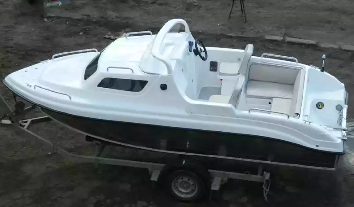 Комбинированный катер Neman-500 с каютой в Красноярске