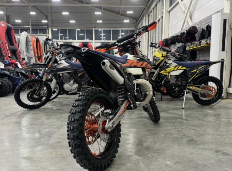 Мотоцикл JHLMOTO JHL M5 MT250 (1E66MM) в Красноярске Мотоцикл JHLMOTO JHL M5 MT250 (1E66MM) в Красноярске