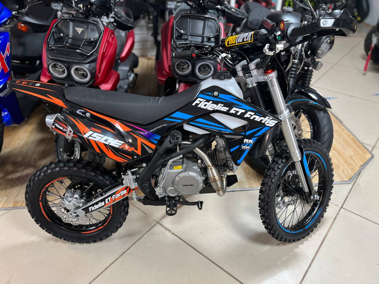 Мотоцикл (питбайк) PROMAX FIDET (ФАЙДЕТ) 190E PRO 17/14 в Красноярске Мотоцикл (питбайк) PROMAX FIDET (ФАЙДЕТ) 190E PRO 17/14 в Красноярске