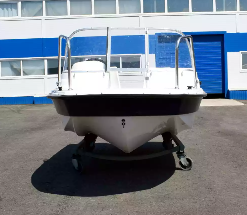 Стеклопластиковый катер Wyatboat-430 DC (тримаран) в Красноярске