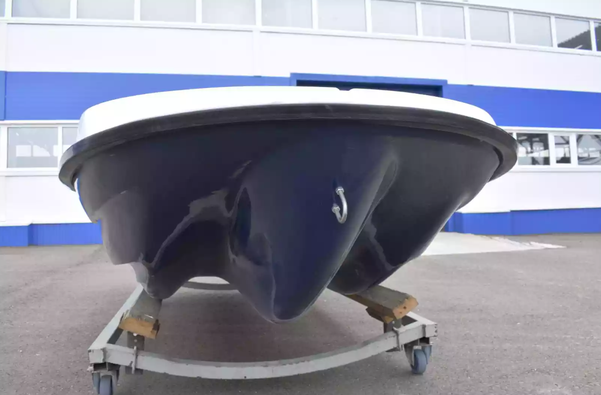 Стеклопластиковая лодка Пингвин New (тримаран) в Красноярске