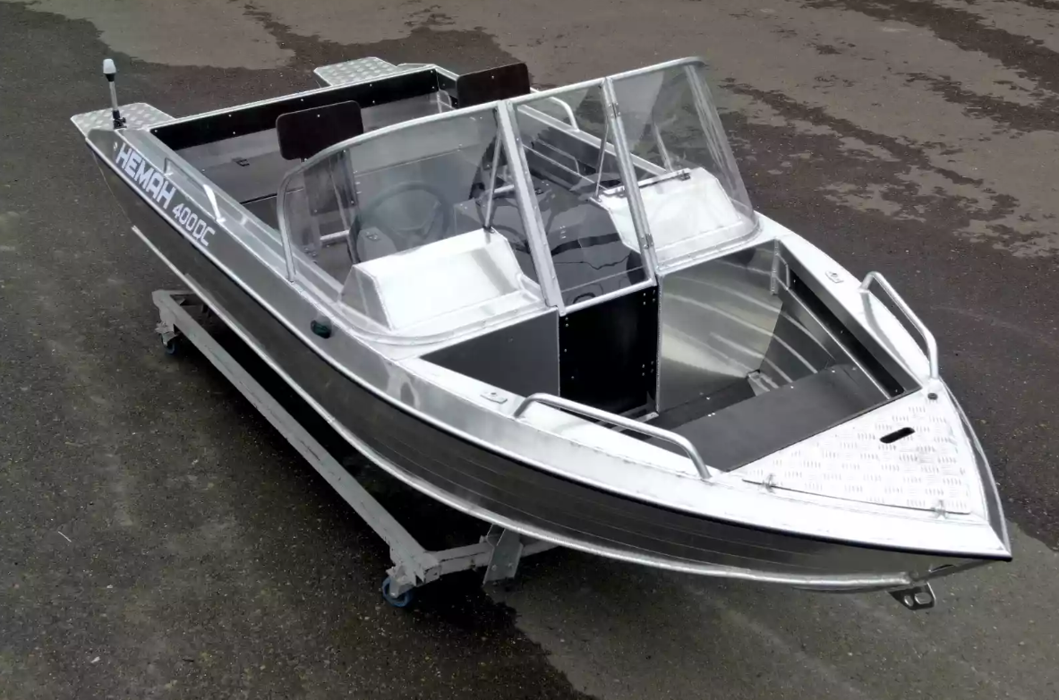 Алюминиевый катер Neman-400 DC в Красноярске Алюминиевый катер Neman-400 DC в Красноярске