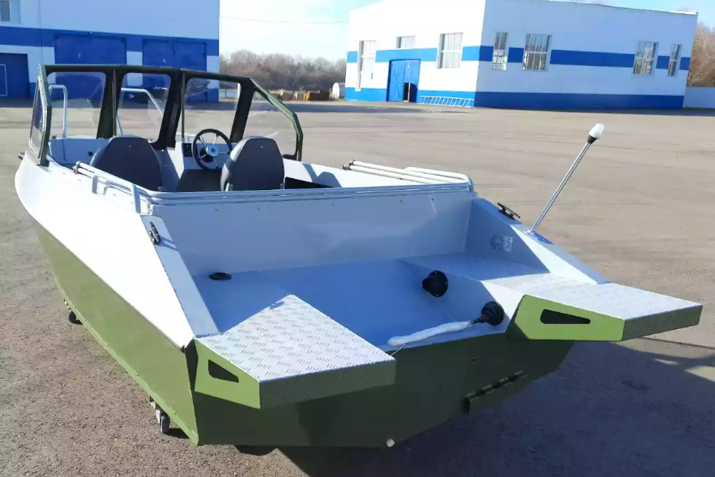 Алюминиевый катер Неман-550 DC Pro в Красноярске Алюминиевый катер Неман-550 DC Pro в Красноярске