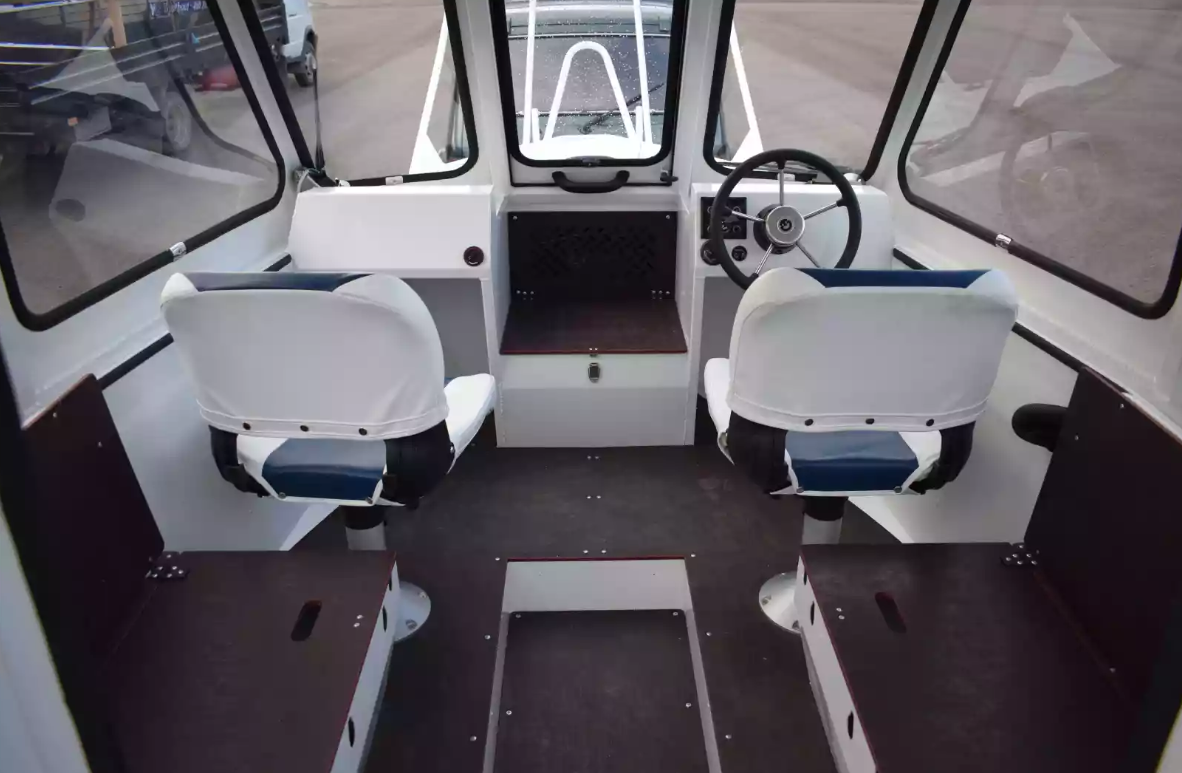 Алюминиевый катер Неман-500 (закрытая рубка) в Красноярске Алюминиевый катер Неман-500 (закрытая рубка) в Красноярске