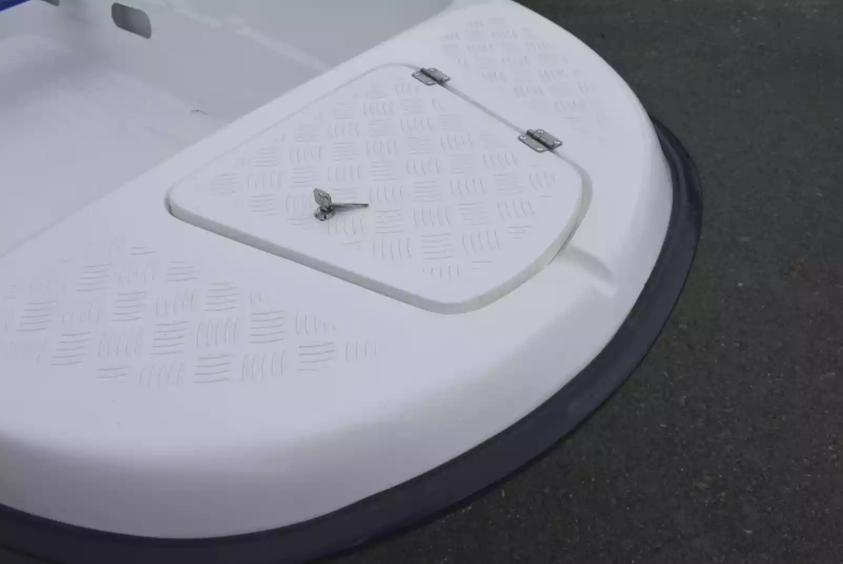 Стеклопластиковая лодка Пингвин New (тримаран) в Красноярске