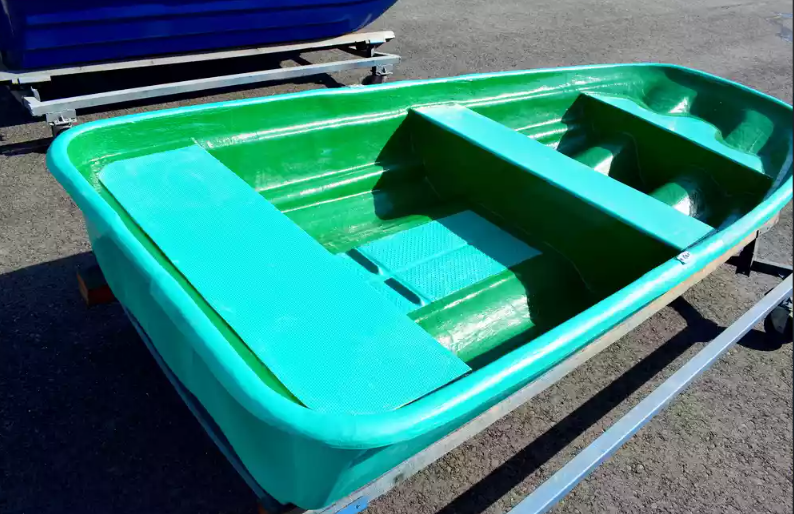 Стеклопластиковая лодка Старт (тримаран) в Красноярске