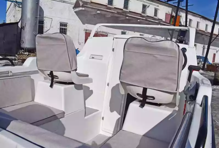 Комбинированный катер Neman-500 с каютой в Красноярске