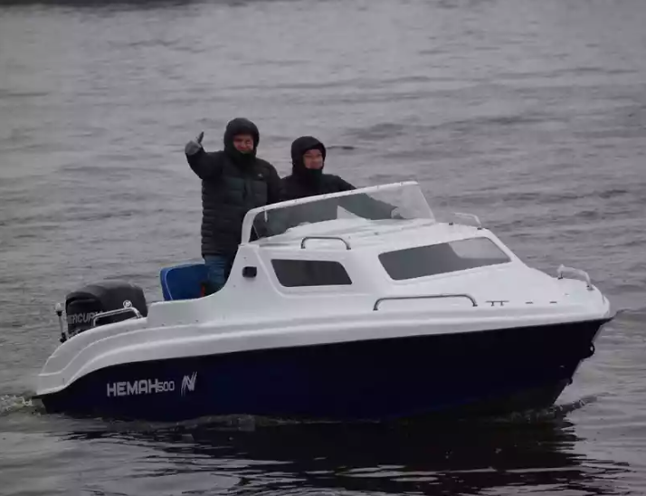 Комбинированный катер Neman-500 с каютой в Красноярске