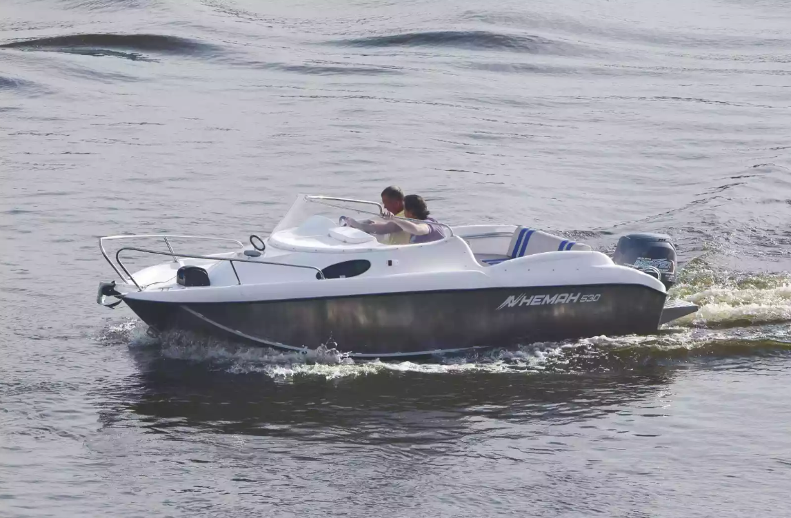 Комбинированный катер Neman-530 с каютой в Красноярске