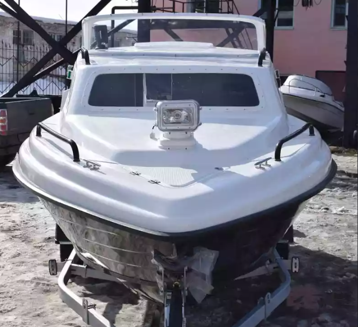 Комбинированный катер Neman-500 с каютой в Красноярске