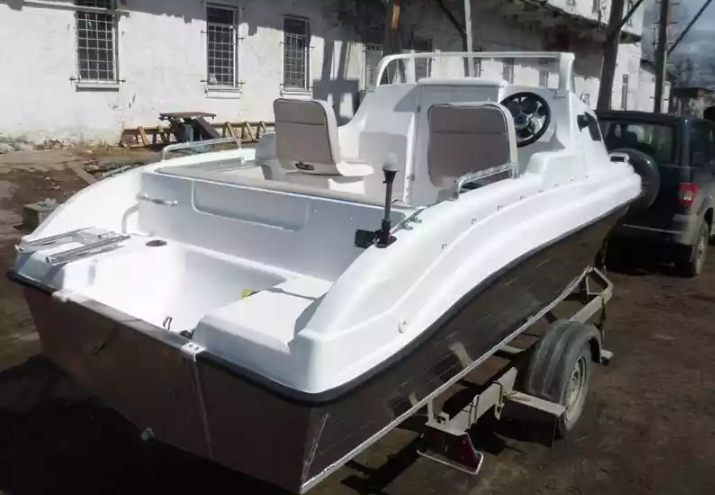 Комбинированный катер Neman-500 с каютой в Красноярске