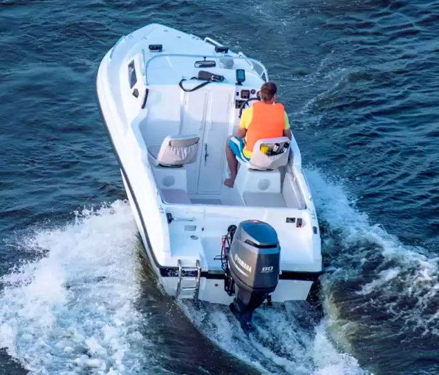 Стеклопластиковый катер Neman-500 в Красноярске Стеклопластиковый катер Neman-500 в Красноярске