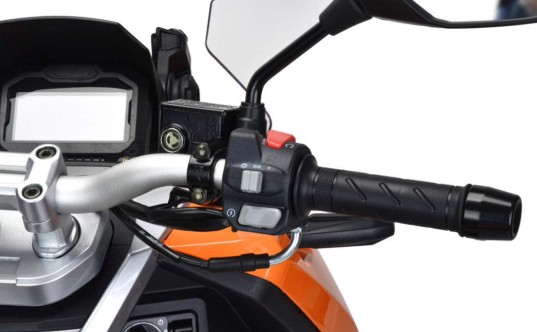 Скутер MOTOLAND (МОТОЛЕНД) T-MAX 150 в Красноярске Скутер MOTOLAND (МОТОЛЕНД) T-MAX 150 в Красноярске