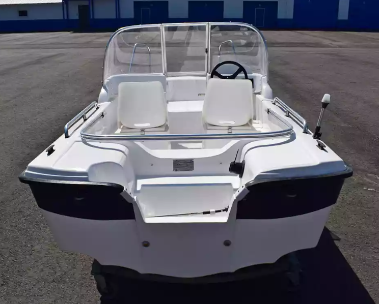Стеклопластиковый катер Wyatboat-430 DC (тримаран) в Красноярске