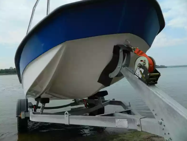 Стеклопластиковый катер Wyatboat-430 DCM (тримаран) в Красноярске