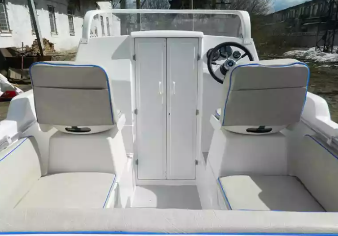 Комбинированный катер Neman-500 с каютой в Красноярске