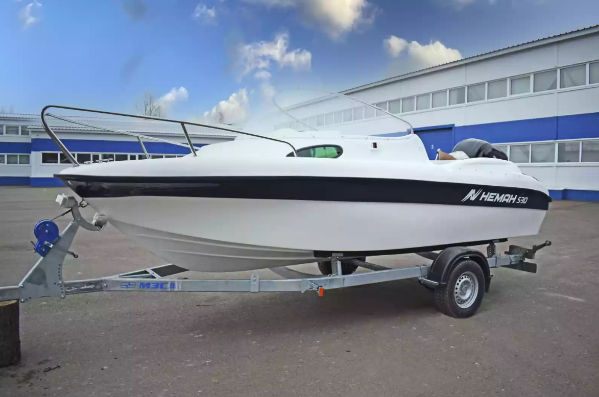 Стеклопластиковый катер Neman-530 с каютой в Красноярске