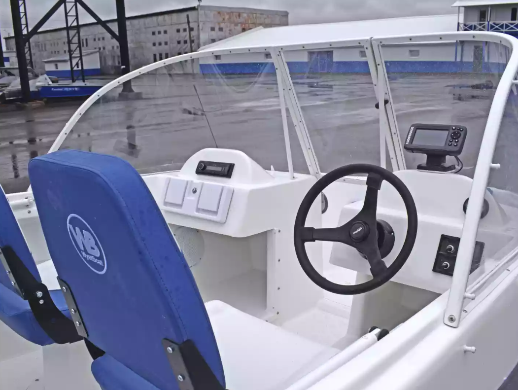 Стеклопластиковый катер Wyatboat-430DCМ (килевая) в Красноярске