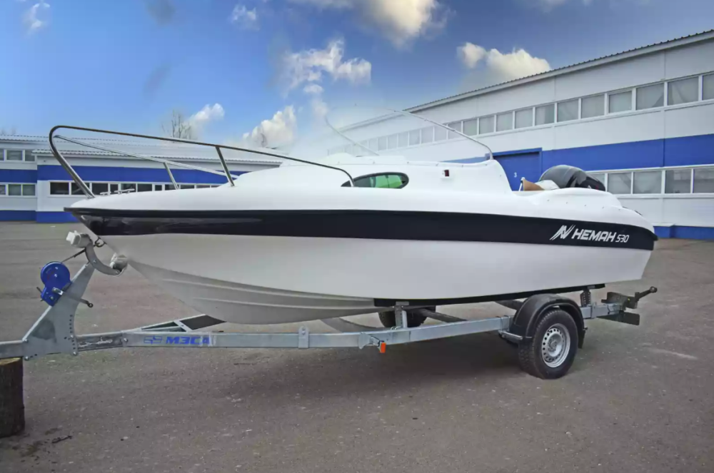 Стеклопластиковый катер Neman-530 с каютой в Красноярске