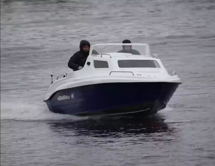 Комбинированный катер Neman-500 с каютой в Красноярске