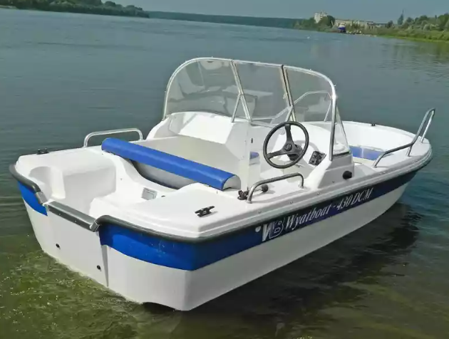 Стеклопластиковый катер Wyatboat-430 DCM (тримаран) в Красноярске