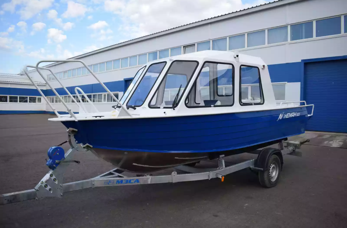 Алюминиевый катер Неман-500 (закрытая рубка) в Красноярске Алюминиевый катер Неман-500 (закрытая рубка) в Красноярске