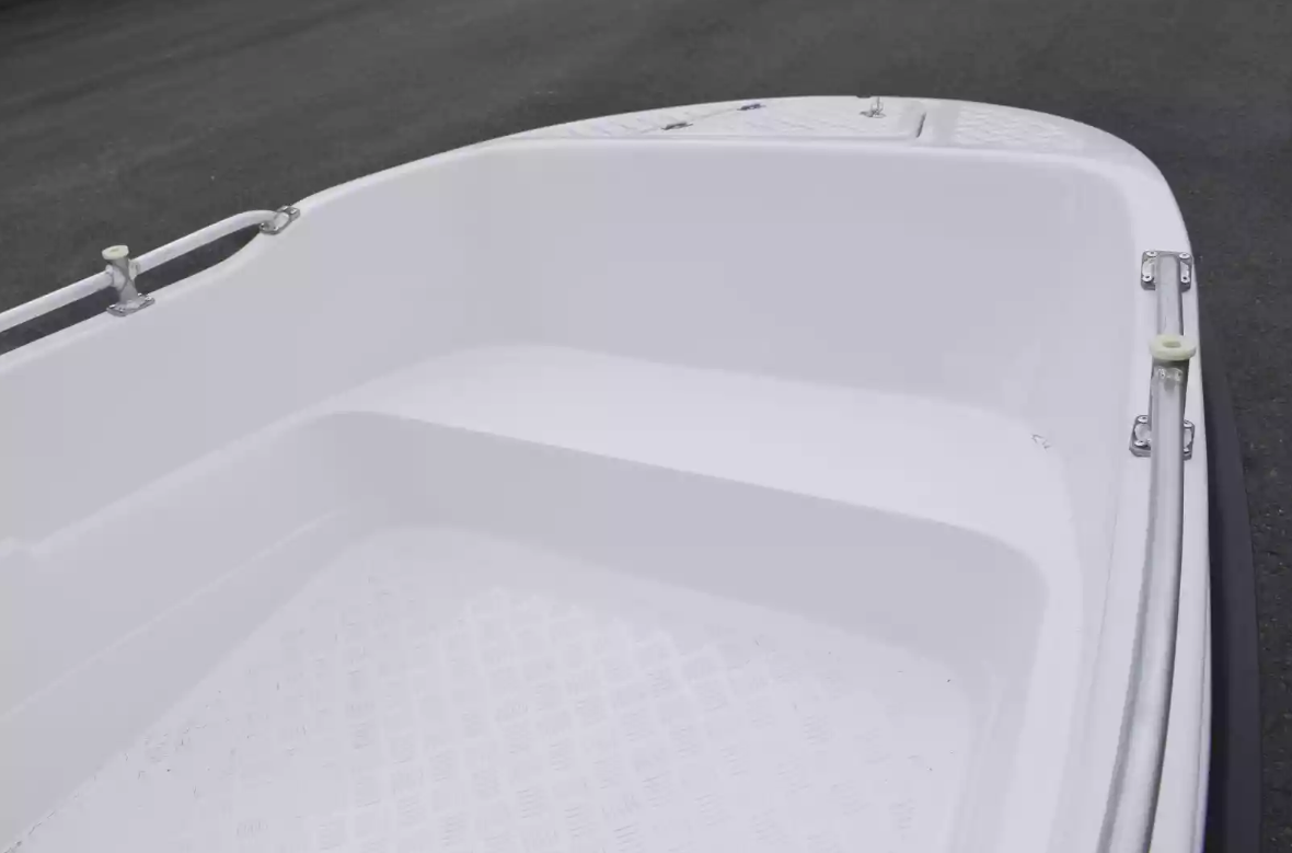 Стеклопластиковая лодка Пингвин New (тримаран) в Красноярске