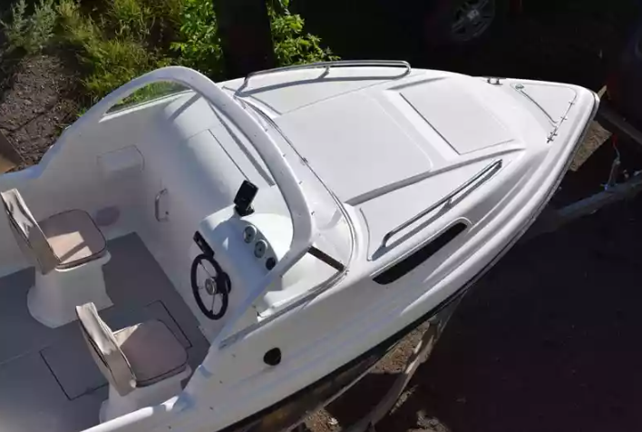 Комбинированный катер Neman-550 с каютой в Красноярске