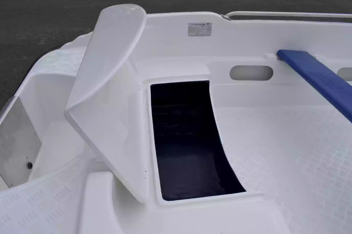 Стеклопластиковая лодка Пингвин New (тримаран) в Красноярске