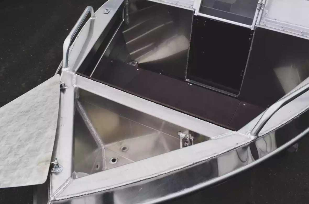 Алюминиевый катер Neman-400 DC в Красноярске Алюминиевый катер Neman-400 DC в Красноярске