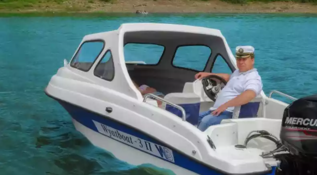 Стеклопластиковый катер Wyatboat-3 П (полурубка) в Красноярске