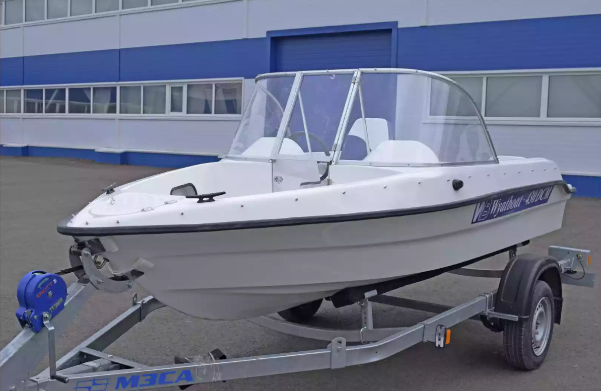 Стеклопластиковый катер Wyatboat-430DCМ (килевая) в Красноярске