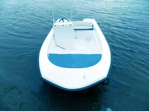 Стеклопластиковый катер Тримаран Wyatboat 430 C в Красноярске
