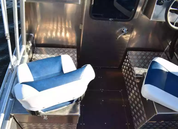 Алюминиевый катер Неман 550 с каютой в Красноярске