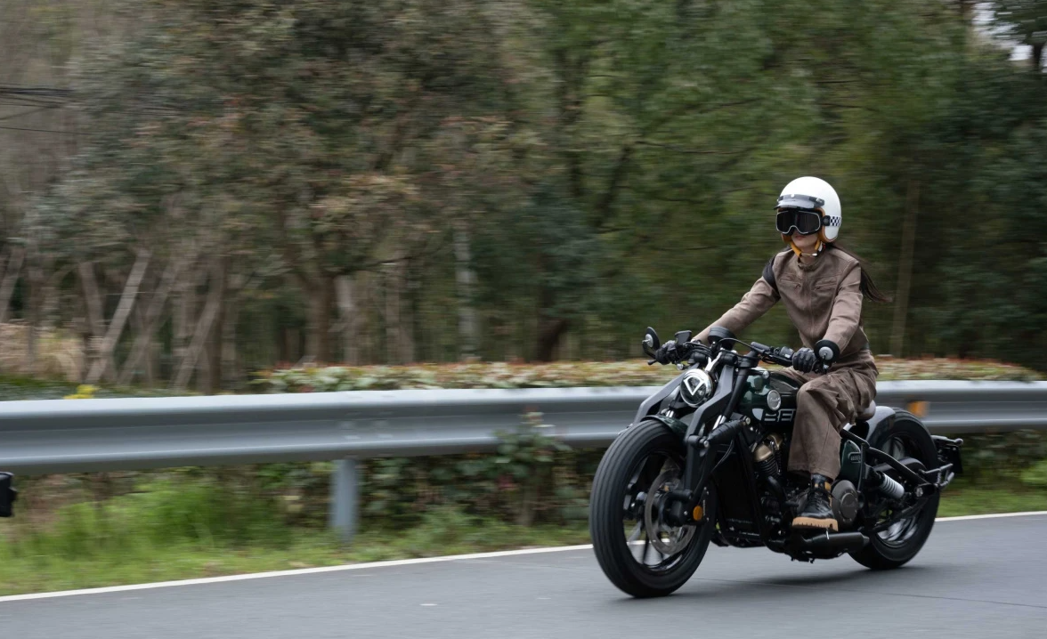 Мотоцикл Benda Napoleon 250 в Красноярске Мотоцикл Benda Napoleon 250 в Красноярске