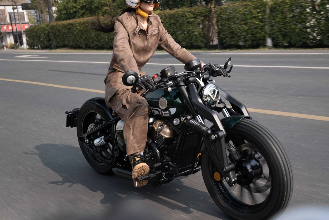 Мотоцикл Benda Napoleon 250 в Красноярске Мотоцикл Benda Napoleon 250 в Красноярске