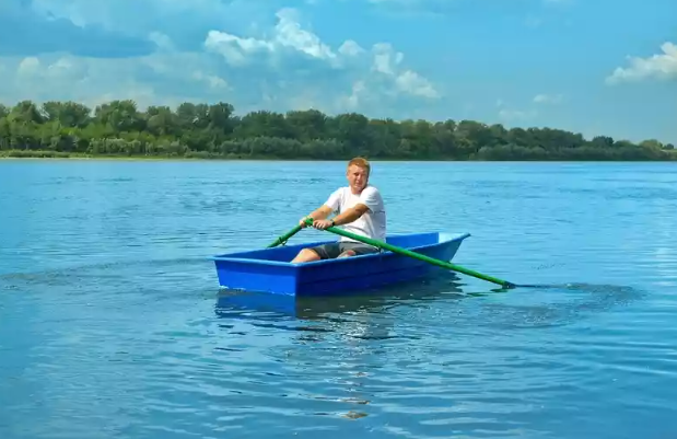 Стеклопластиковая лодка Малютка в Красноярске