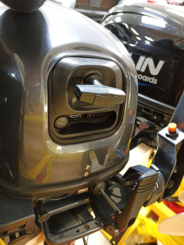 Лодочный мотор BREEZE F9,9S (4х тактный) в Красноярске Лодочный мотор BREEZE F9,9S (4х тактный) в Красноярске