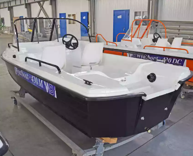 Комбинированный катер Wyatboat-430 M в Красноярске