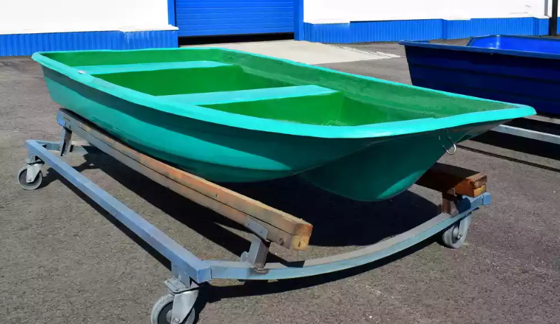 Стеклопластиковая лодка Старт (тримаран) в Красноярске