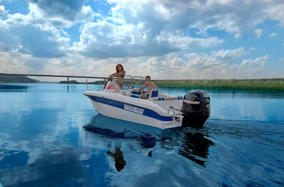 Стеклопластиковый катер Neman-530 Open в Красноярске