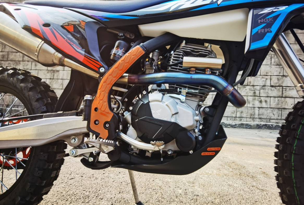 Мотоцикл JHLMOTO JHL Z3 CB250 (172FMM-3A) в Красноярске Мотоцикл JHLMOTO JHL Z3 CB250 (172FMM-3A) в Красноярске