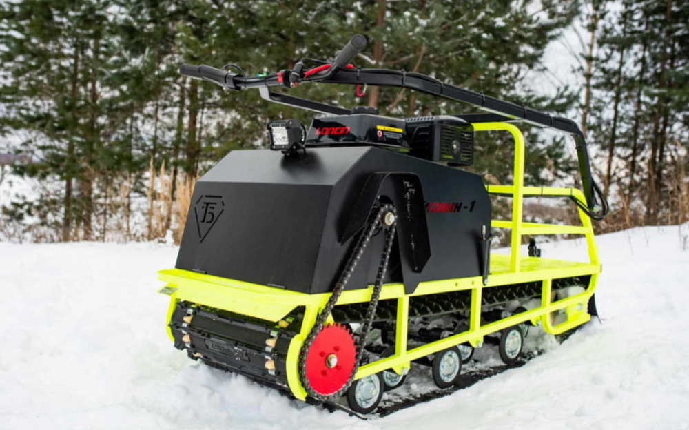 Мотобуксировщик Бурлак ХОЗЯИН-1 (капот металл) в Красноярске Мотобуксировщик Бурлак ХОЗЯИН-1 (капот металл) в Красноярске