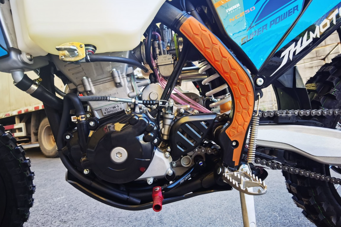 Мотоцикл JHLMOTO JHL Z7 NC250S (177MM-A) в Красноярске Мотоцикл JHLMOTO JHL Z7 NC250S (177MM-A) в Красноярске