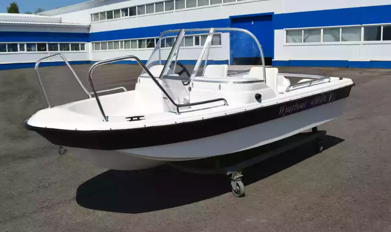 Стеклопластиковый катер Wyatboat-430 DC (тримаран) в Красноярске