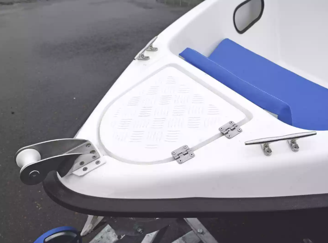 Стеклопластиковый катер Wyatboat-430DCМ (килевая) в Красноярске